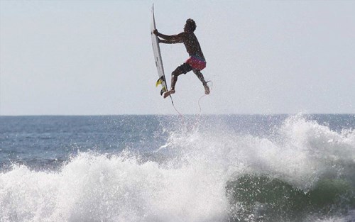 Bryan Pérez está listo para el latinoamericano de surf