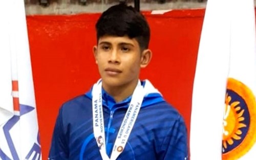 El Salvador gana bronce en el Panamericano Juvenil de Luchas