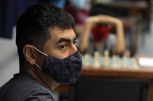 Gran Maestro colombiano de ajedrez actualiza salvadoreños