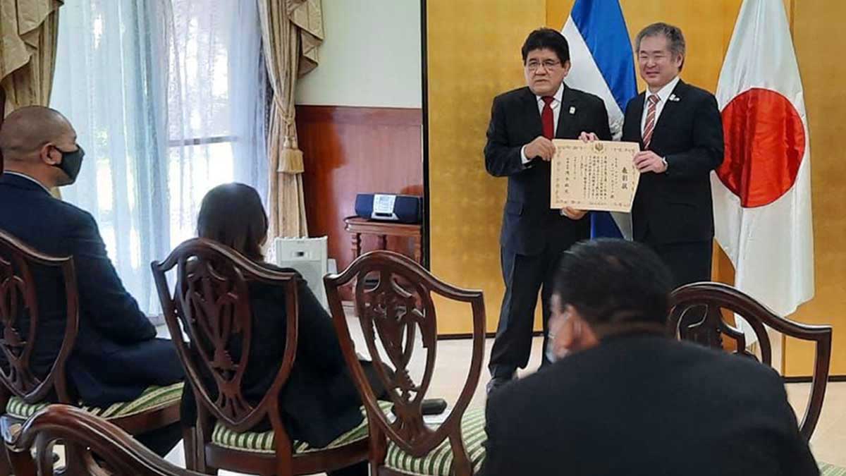 Judoca salvadoreño es homenajeado por gobierno de Japón