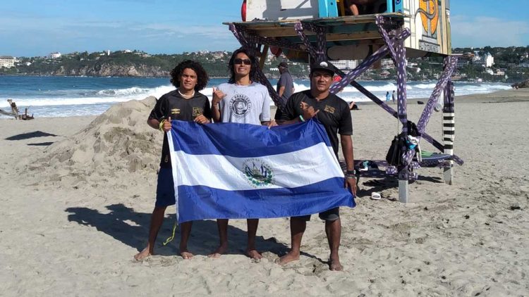 Surfers salvadoreños destacan en México