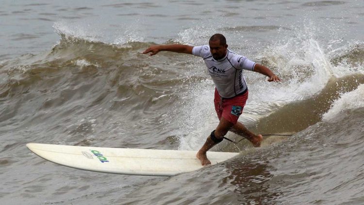 Salvadoreños destacan en el Latín American Surf Fest