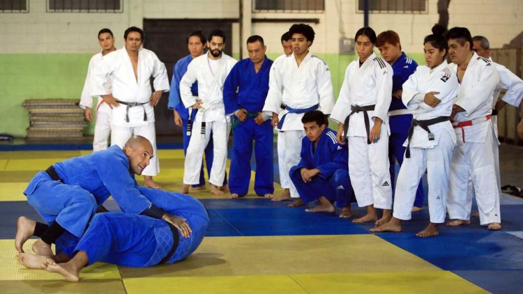 Judocas nacionales actualizan sus conocimientos
