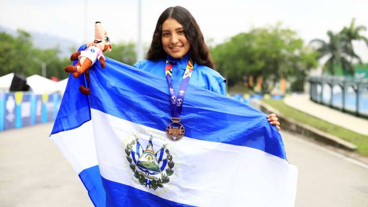 Patinaje otorga la quinta medalla a El Salvador en Cali