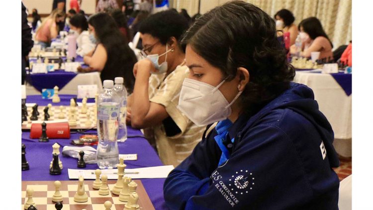 Angie García se corona como reina del Subzonal de ajedrez