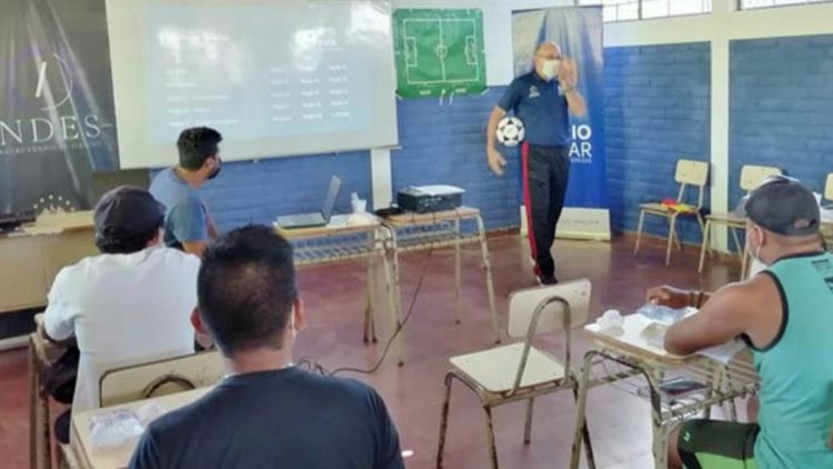 Comenzó el taller para aspirantes a árbitros de fútbol