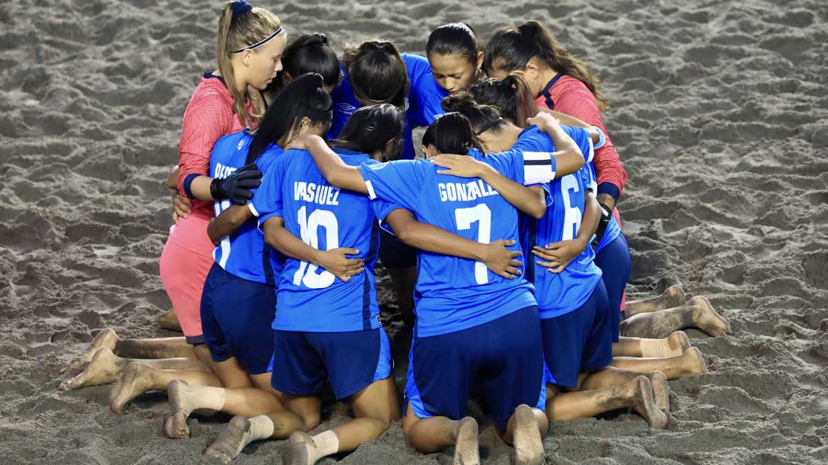 La Selección Nacional de Fútbol Playa se coronó campeona de El Salvador  Beach Beach Soccer Cup 2022. – Federación Salvadoreña de Fútbol